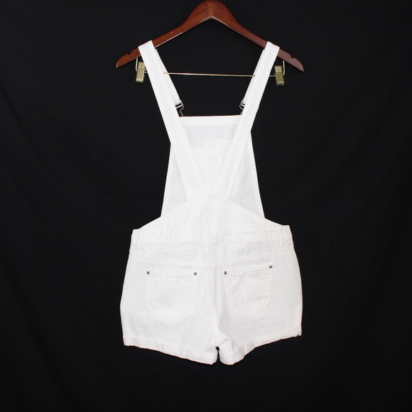 NWTs L.E.I. White Denim Overall shorts, size: S - Picture 8 of 8
